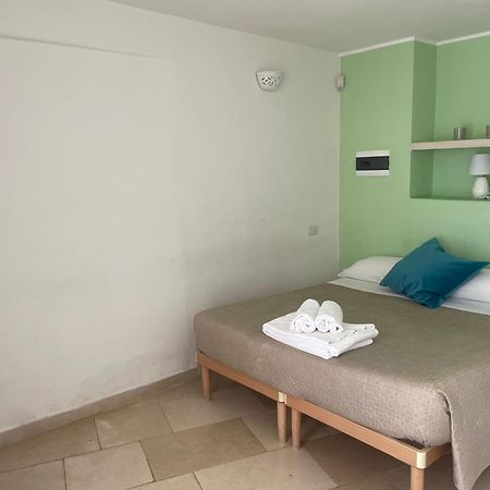 Relais Trulli Le Icone Bed & Breakfast Ostuni Ngoại thất bức ảnh